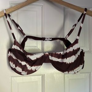 Frankie’s bikinis “Pam” top